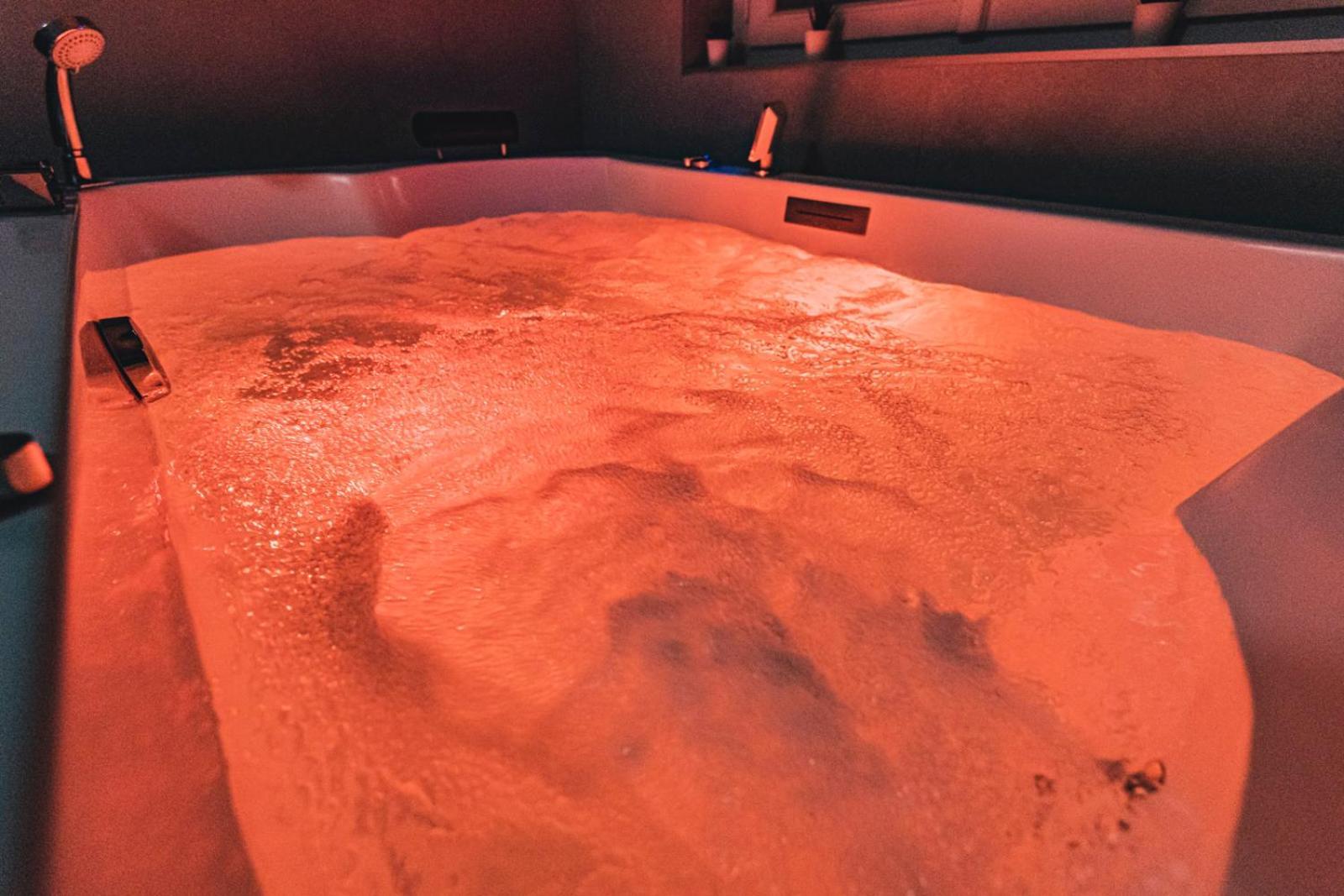 Mv Suite & Spa Ρενς Εξωτερικό φωτογραφία